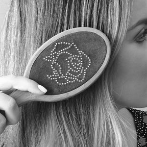 [Unused] Understated Leather paddle brush